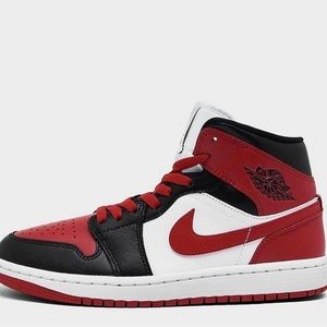 womens air Jordan retro 1 mid casual shoes - size 7